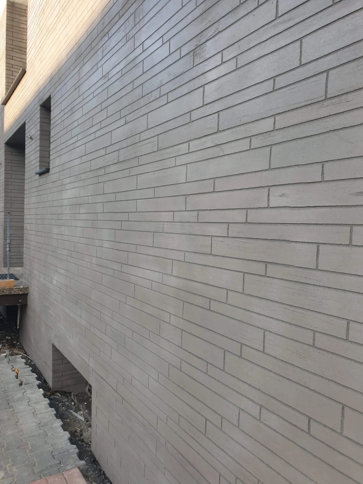Fassade mit Steinimitation