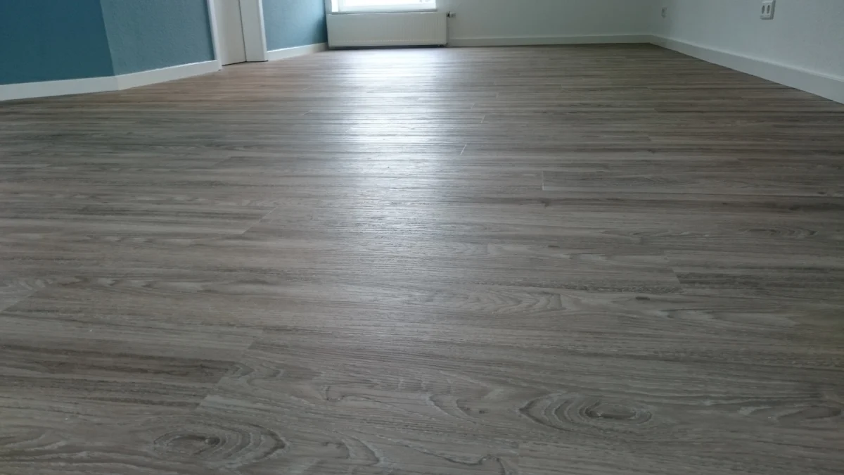 Designboden mit Holzoptik
